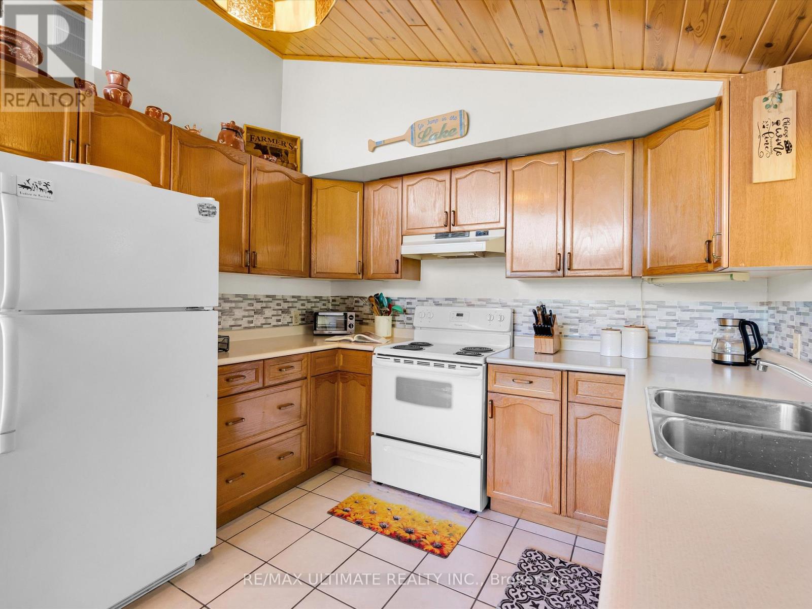 343 Sherwood Drive, Perry, Ontario  P1H 2J6 - Photo 18 - X12452775