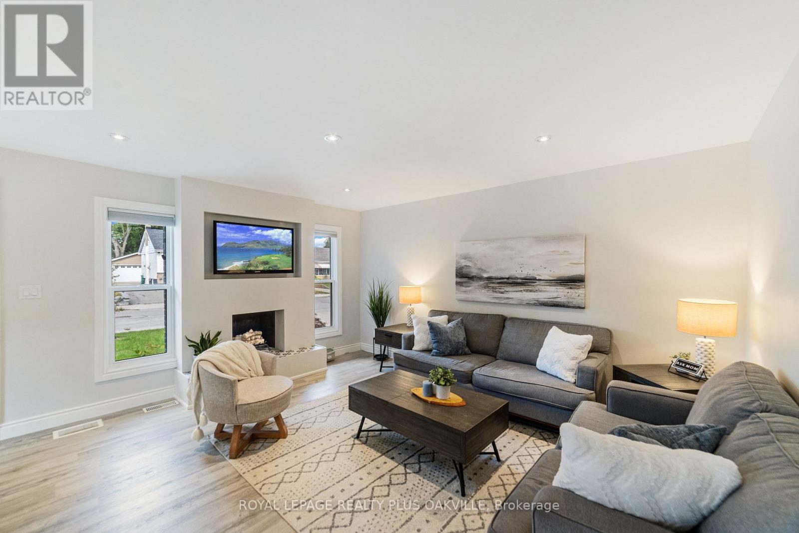 149 West 32nd Street, Hamilton (Westcliffe), Ontario  L9C 5H1 - Photo 6 - X12452785