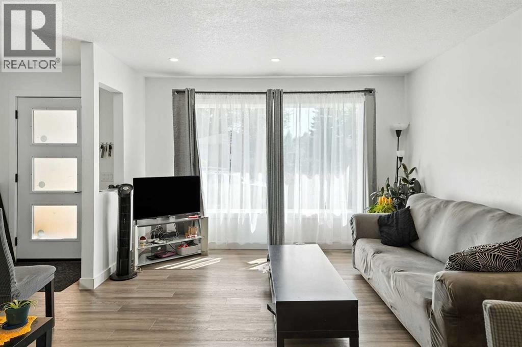 432 25 Avenue Ne, Calgary, Alberta  T2E 1Y3 - Photo 2 - A2251411