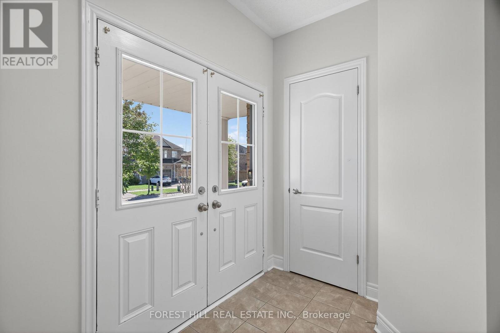 14 Dewell Crescent, Clarington, Ontario  L1E 0B7 - Photo 3 - E12452767