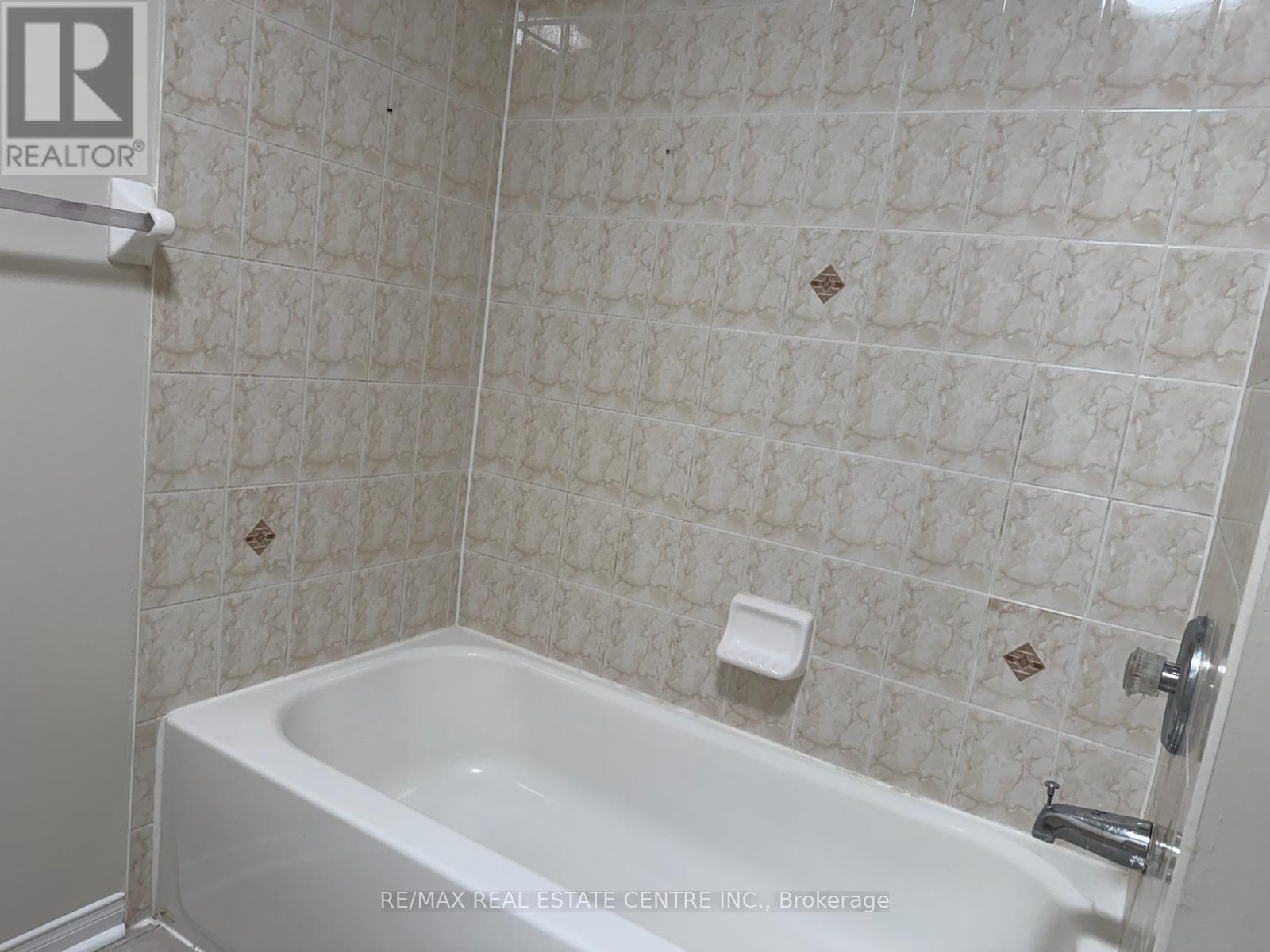 478 Huntington Ridge Drive, Mississauga, Ontario  L5R 0A9 - Photo 34 - W12448425