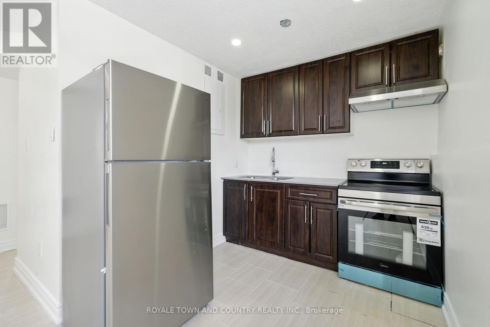 2 - 88 Mary Street W, Kawartha Lakes, Ontario  K9V 5G3 - Photo 13 - X12340226