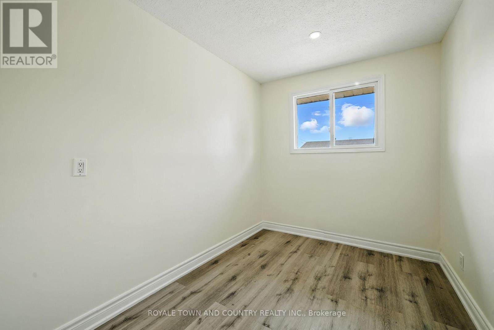 2 - 88 Mary Street W, Kawartha Lakes, Ontario  K9V 5G3 - Photo 21 - X12340226