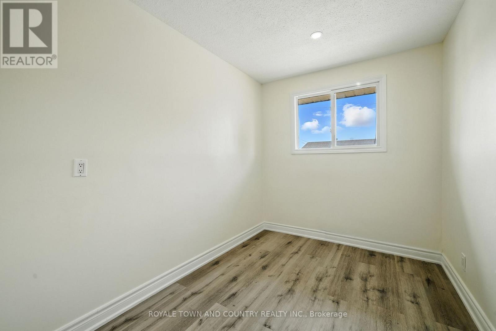 1 - 88 Mary Street W, Kawartha Lakes, Ontario  K9V 5G3 - Photo 21 - X12340411