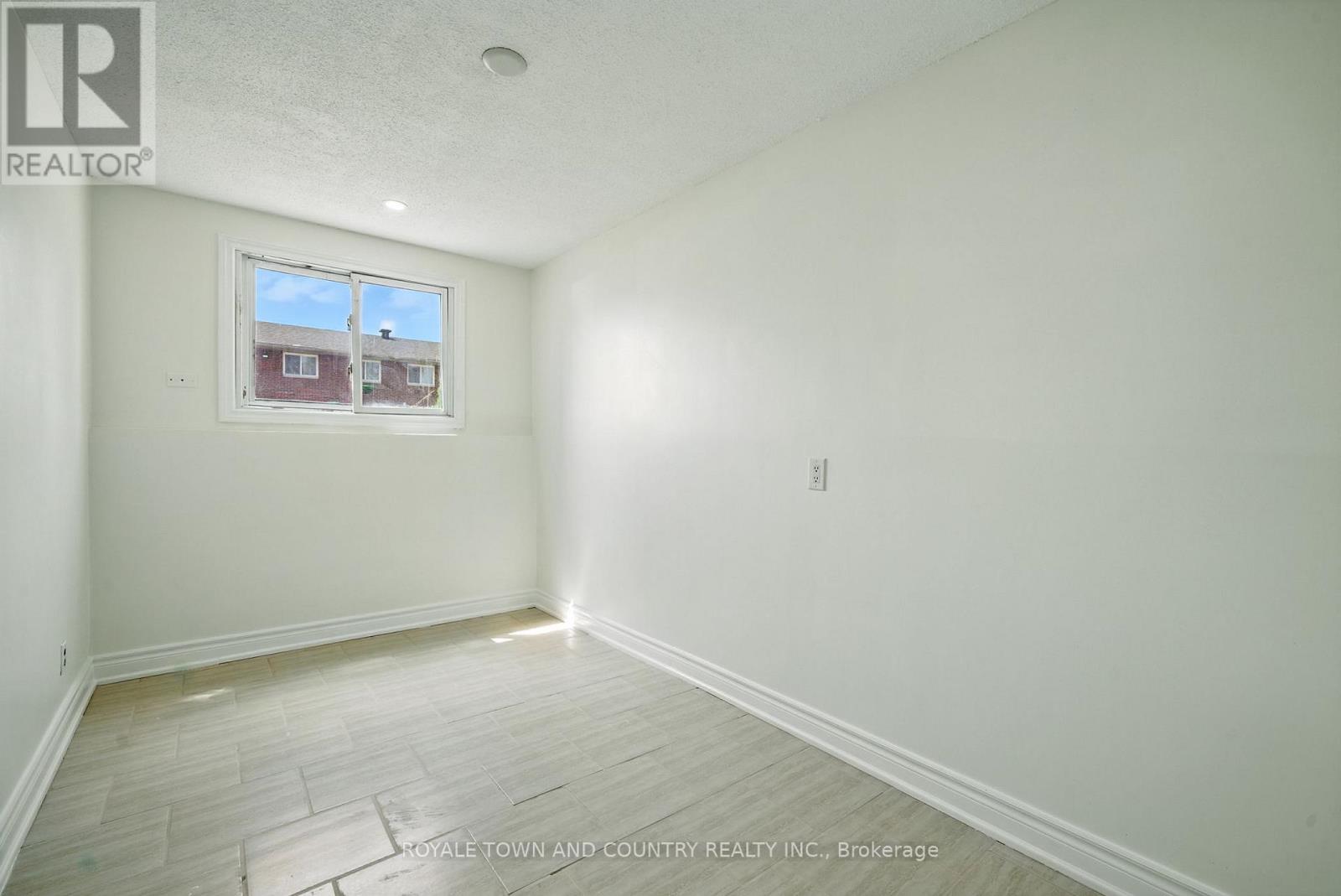1 - 88 Mary Street W, Kawartha Lakes, Ontario  K9V 5G3 - Photo 18 - X12340411