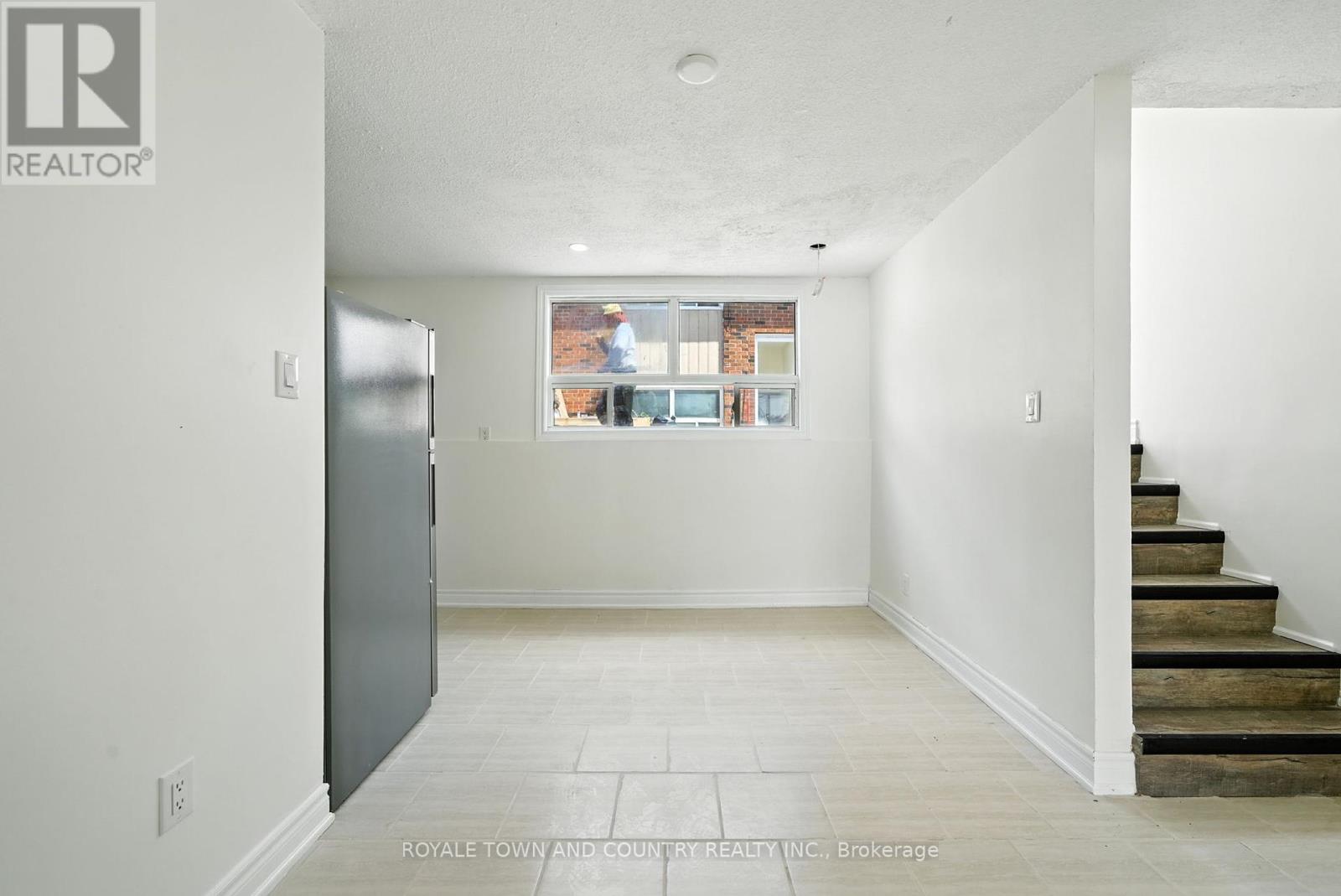 1 - 88 Mary Street W, Kawartha Lakes, Ontario  K9V 5G3 - Photo 6 - X12340411