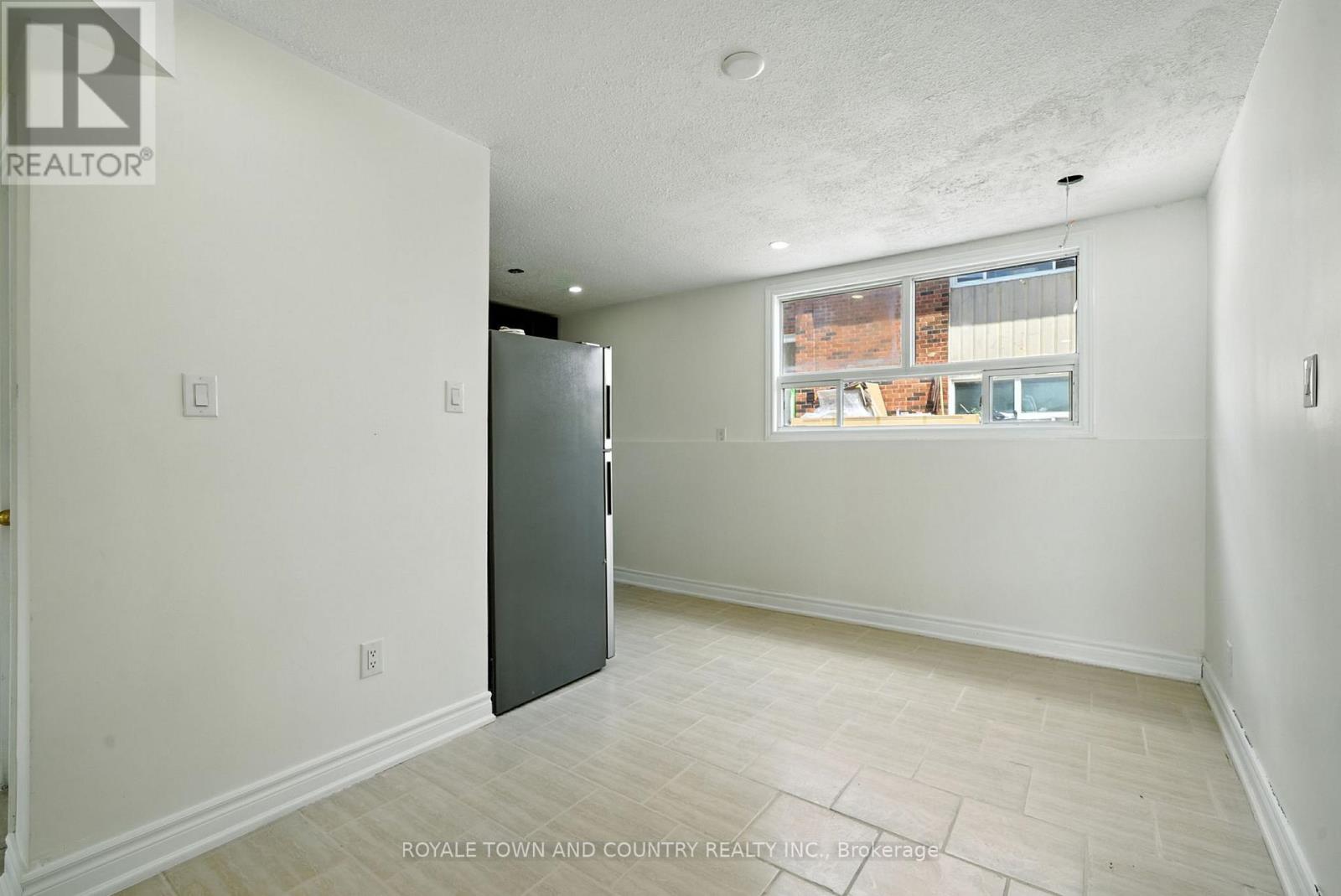1 - 88 Mary Street W, Kawartha Lakes, Ontario  K9V 5G3 - Photo 8 - X12340411