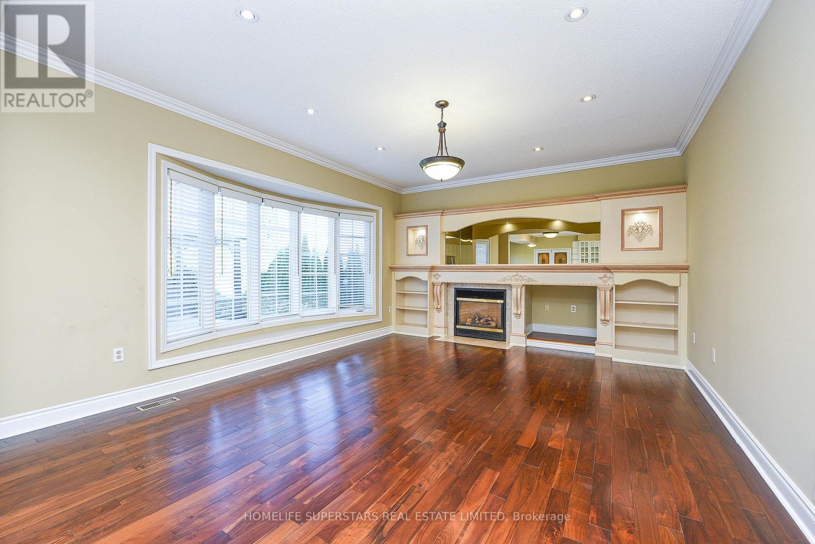 1649 Westbridge Way, Mississauga, Ontario  L5N 7S8 - Photo 10 - W12420288