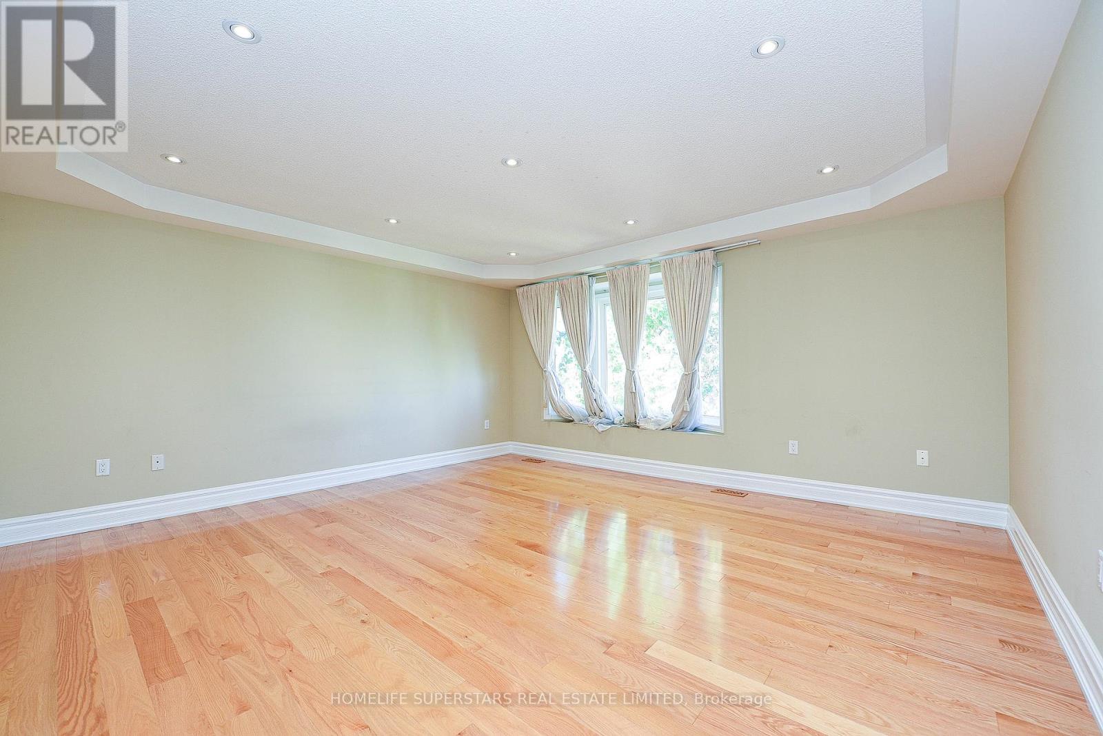 1649 Westbridge Way, Mississauga, Ontario  L5N 7S8 - Photo 19 - W12420288