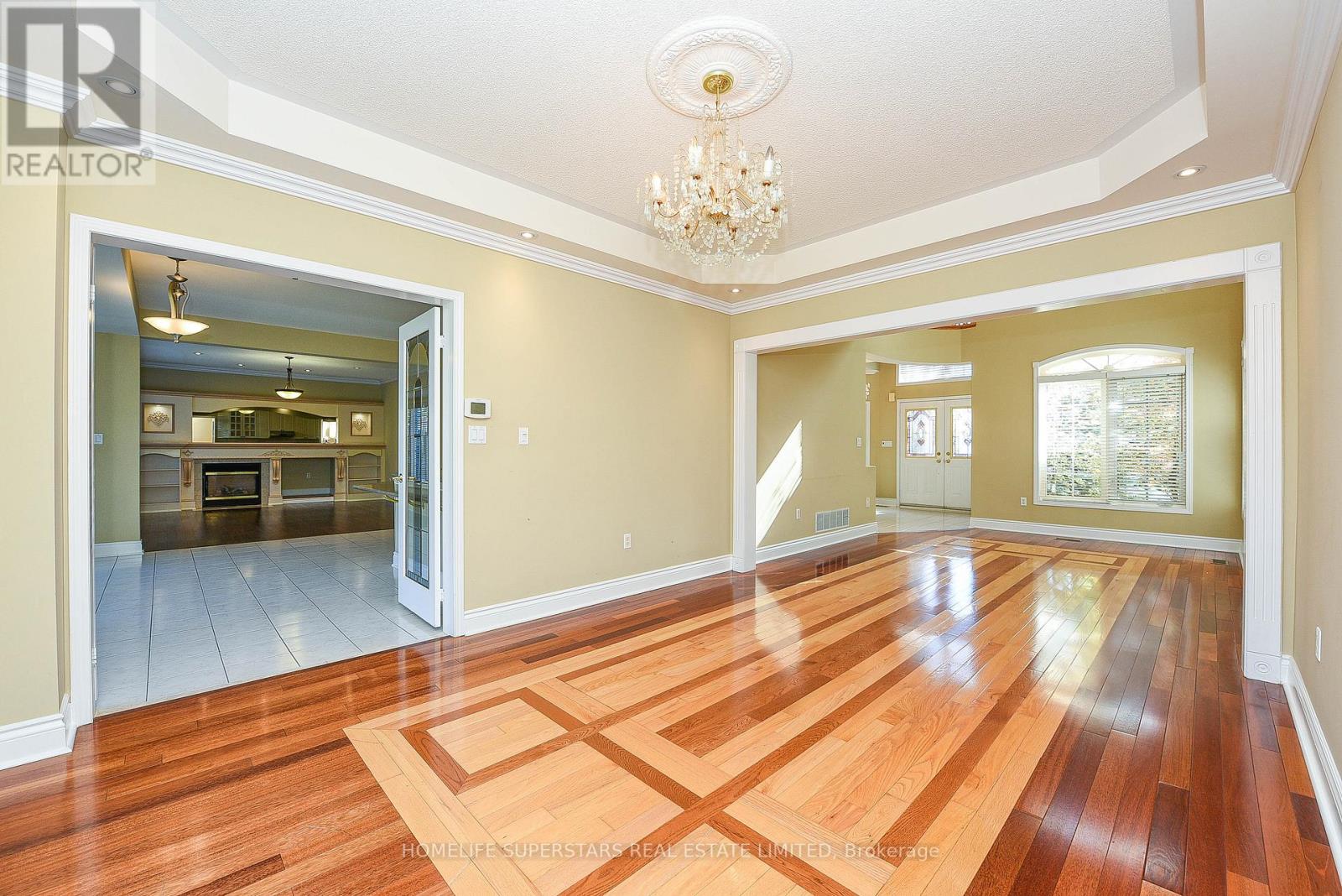 1649 Westbridge Way, Mississauga, Ontario  L5N 7S8 - Photo 9 - W12420288