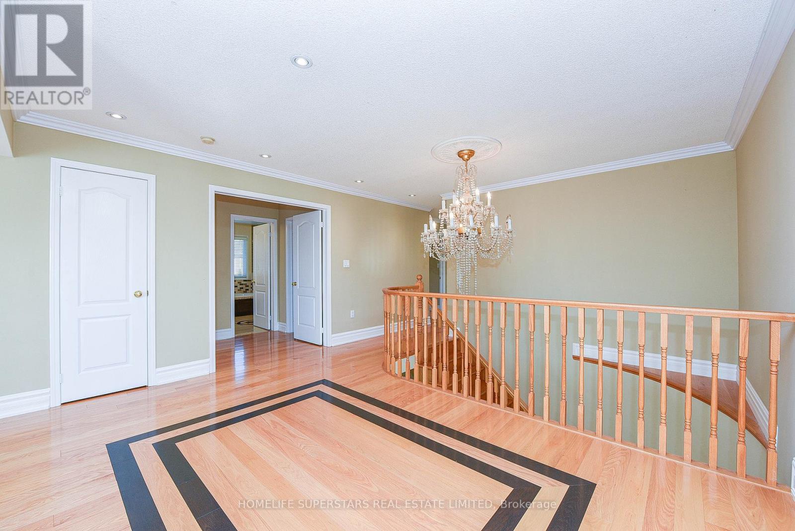 1649 Westbridge Way, Mississauga, Ontario  L5N 7S8 - Photo 17 - W12420288