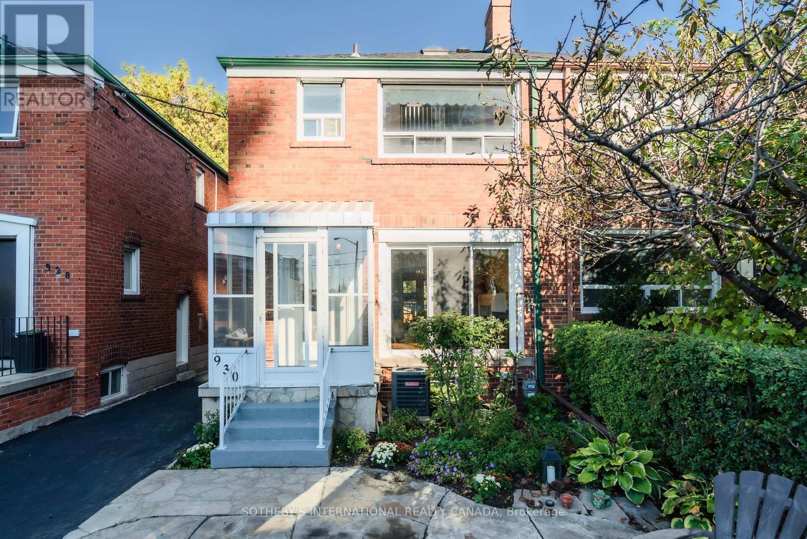 930 EGLINTON AVENUE E, Toronto, Ontario