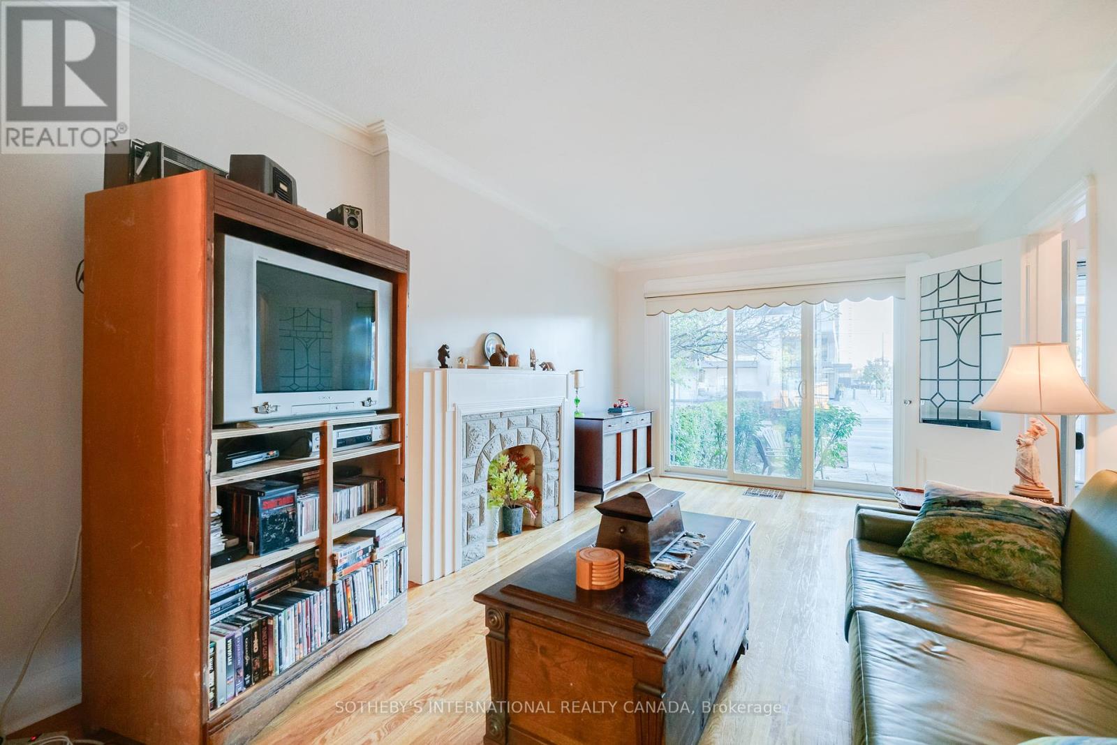 930 Eglinton Avenue E, Toronto, Ontario  M4G 2L3 - Photo 11 - C12452803