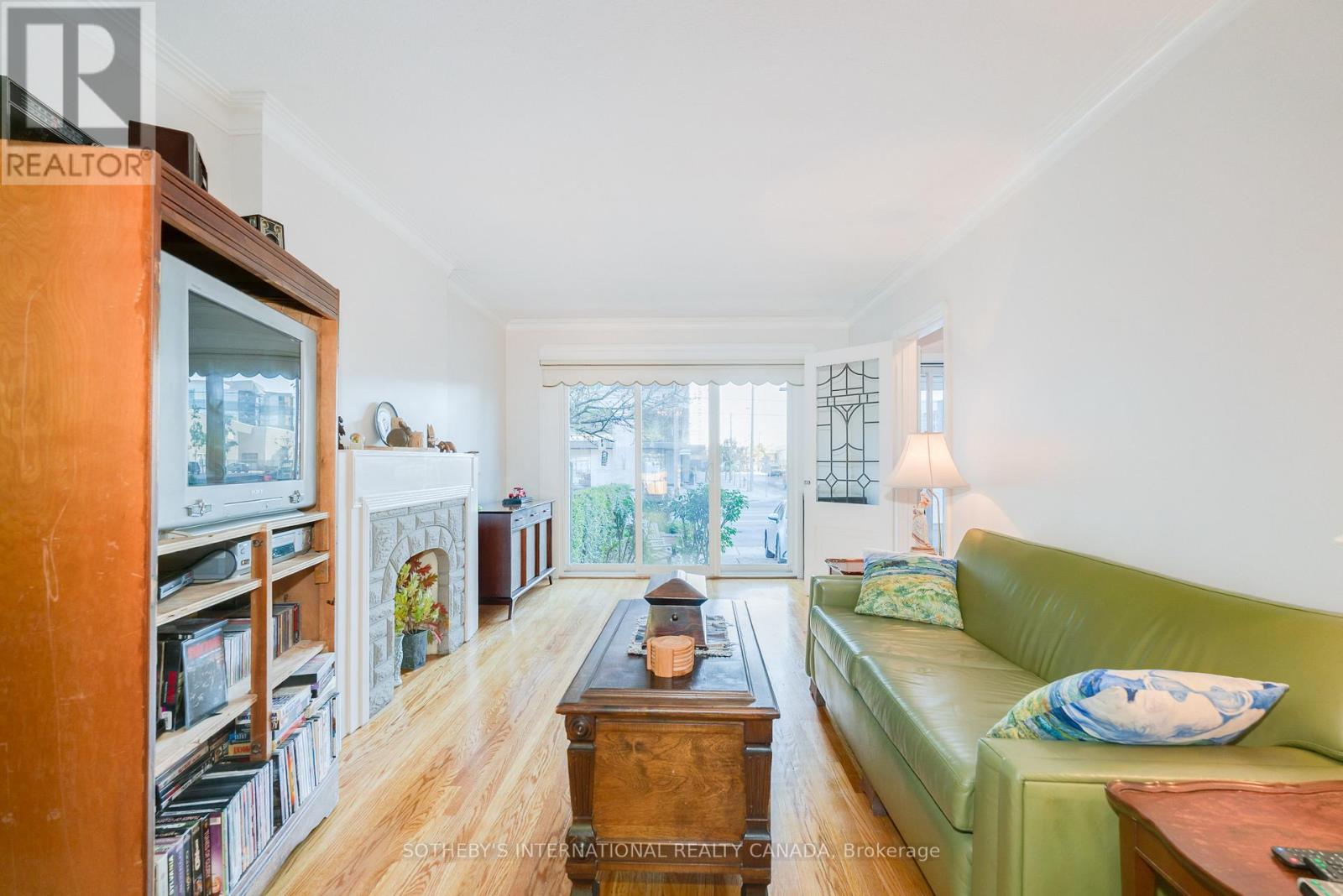 930 Eglinton Avenue E, Toronto, Ontario  M4G 2L3 - Photo 12 - C12452803
