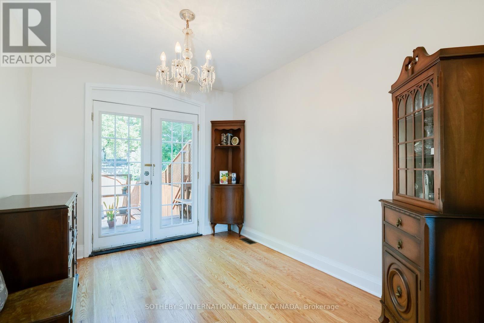 930 Eglinton Avenue E, Toronto, Ontario  M4G 2L3 - Photo 13 - C12452803
