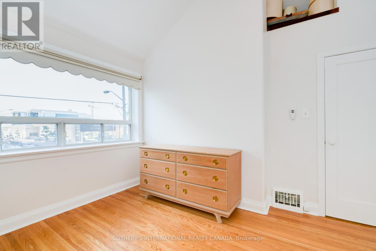 930 Eglinton Avenue E, Toronto, Ontario  M4G 2L3 - Photo 24 - C12452803