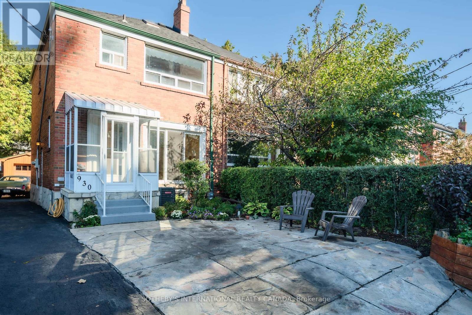 930 Eglinton Avenue E, Toronto, Ontario  M4G 2L3 - Photo 3 - C12452803