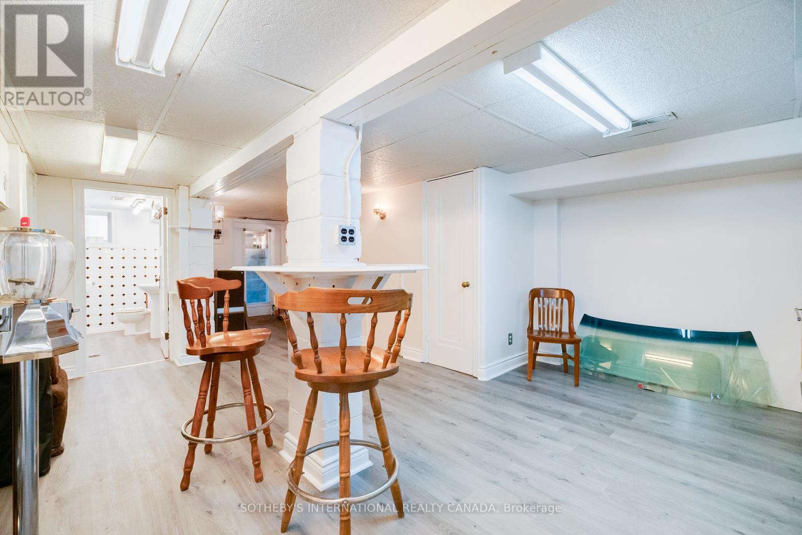 930 Eglinton Avenue E, Toronto, Ontario  M4G 2L3 - Photo 34 - C12452803