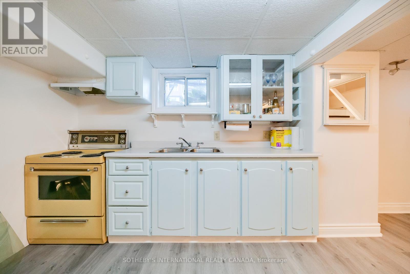 930 Eglinton Avenue E, Toronto, Ontario  M4G 2L3 - Photo 36 - C12452803