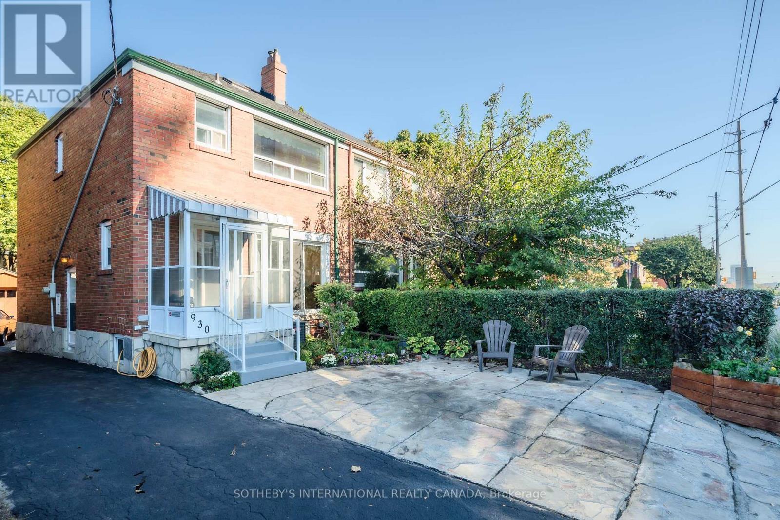 930 Eglinton Avenue E, Toronto, Ontario  M4G 2L3 - Photo 4 - C12452803