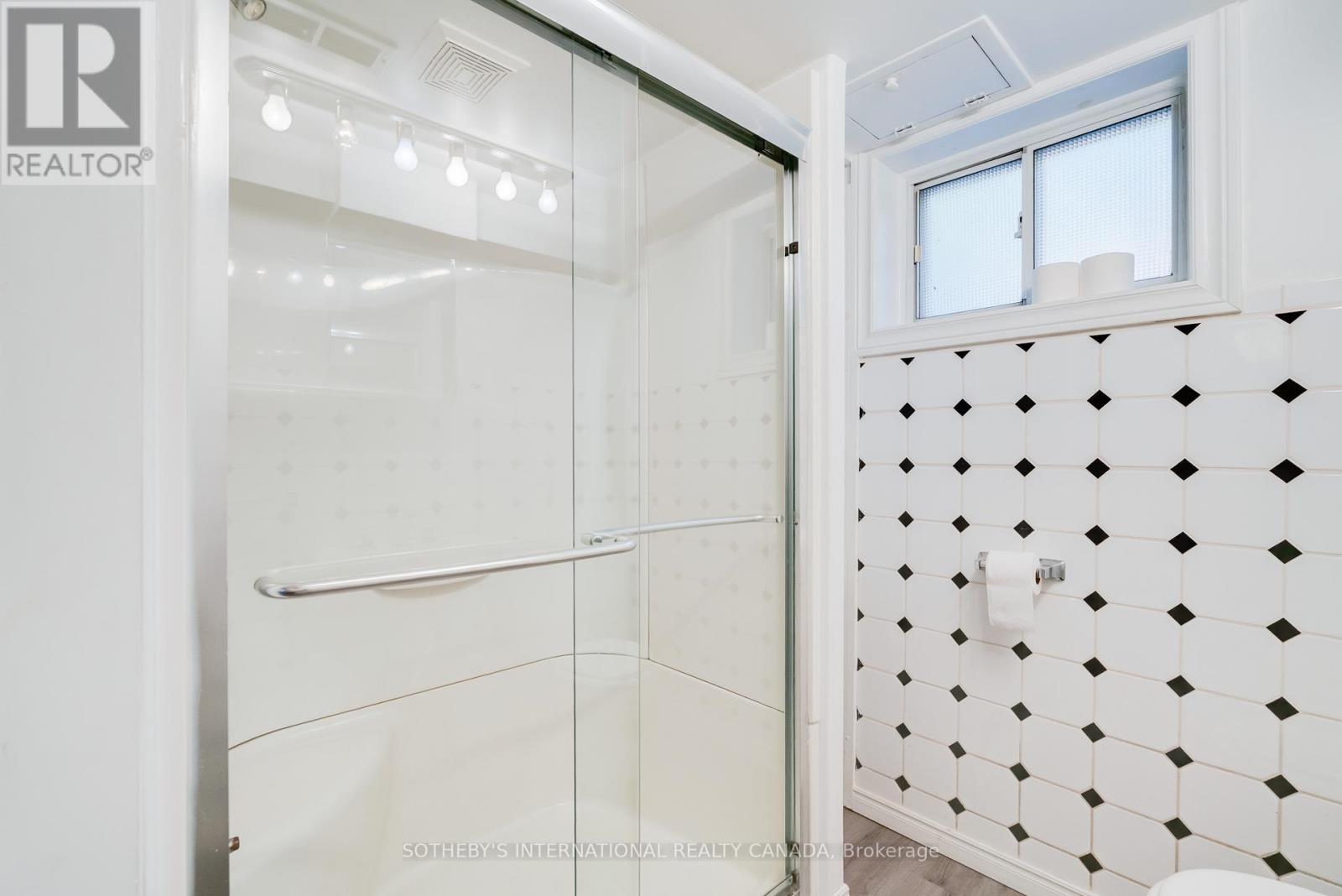 930 Eglinton Avenue E, Toronto, Ontario  M4G 2L3 - Photo 40 - C12452803