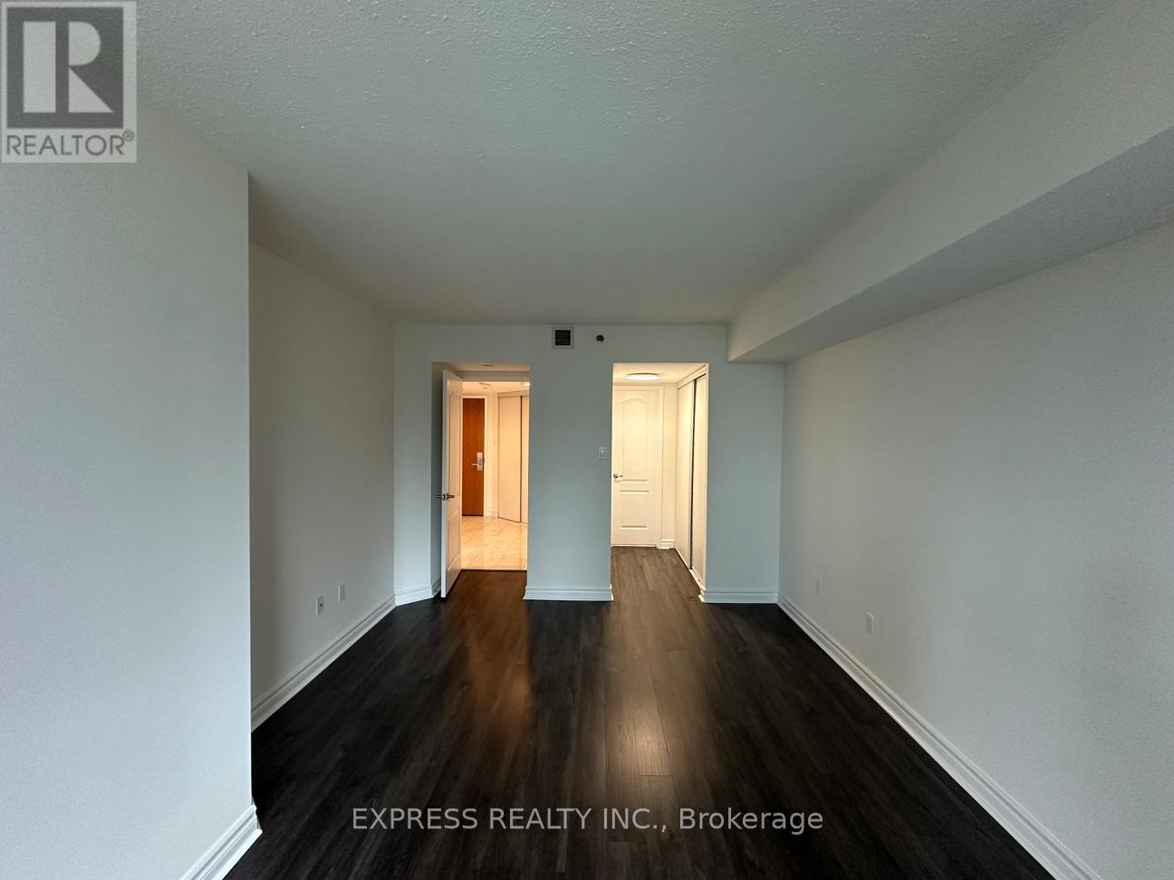 2702 - 38 Elm Street, Toronto, Ontario  M5G 2K5 - Photo 10 - C12452813