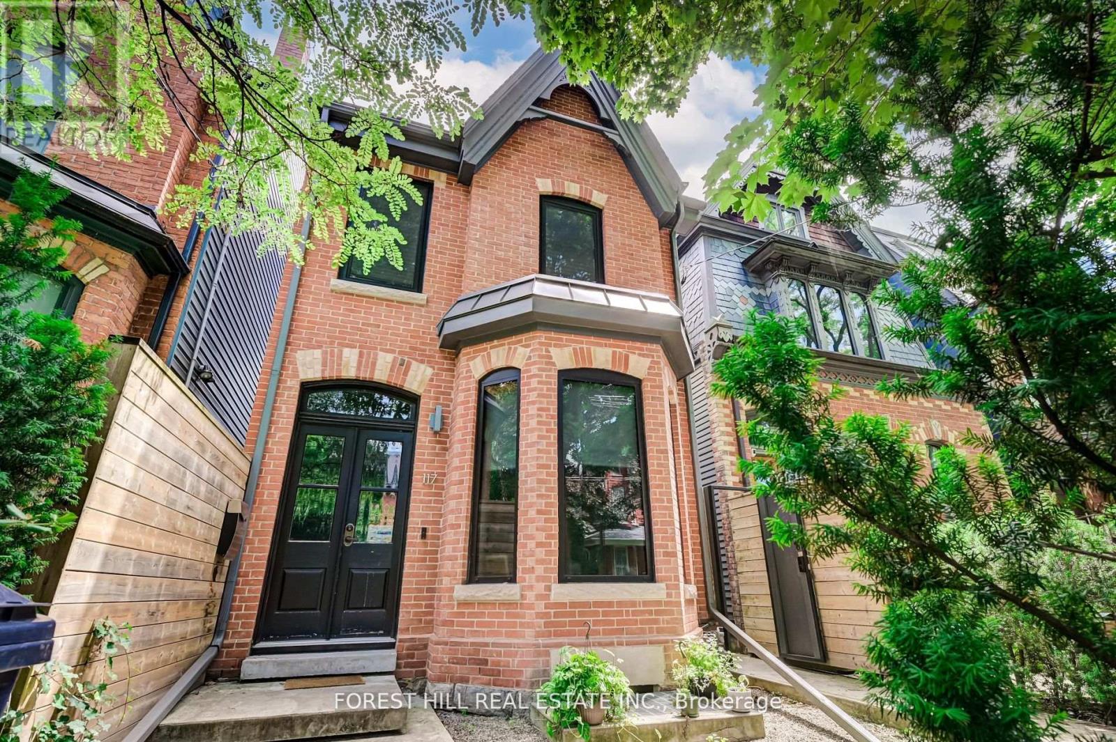 4 - 117 ROBERT STREET, Toronto, Ontario