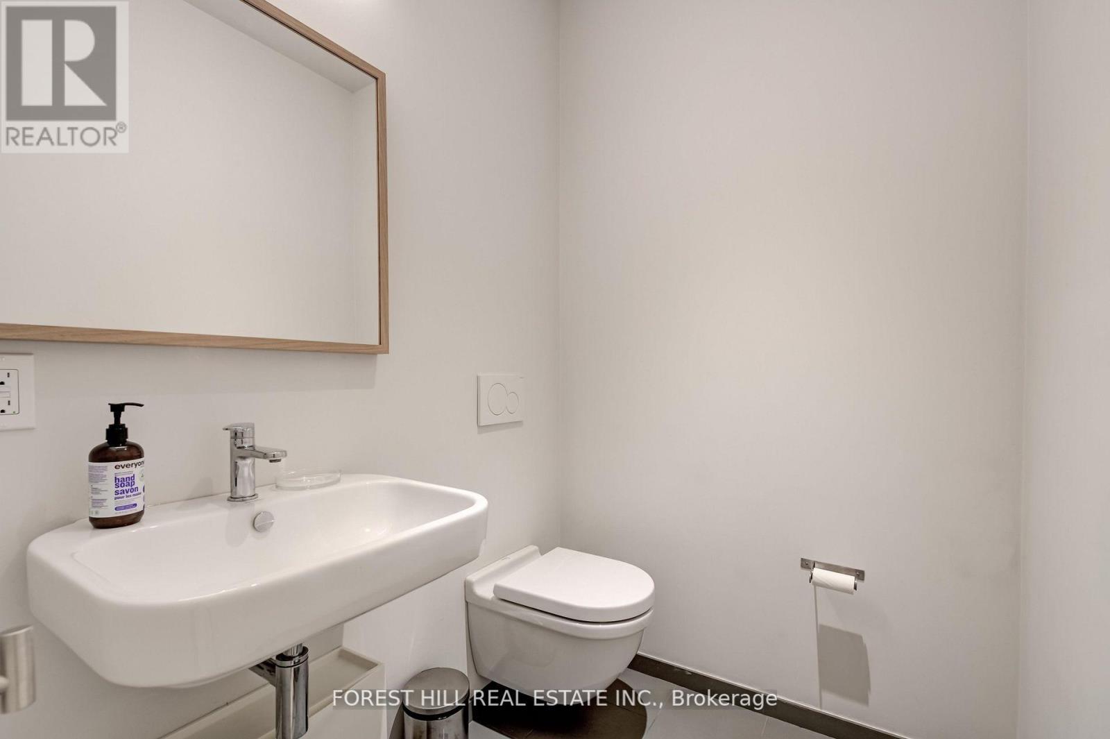 4 - 117 Robert Street, Toronto, Ontario  M5S 2K5 - Photo 5 - C12452863