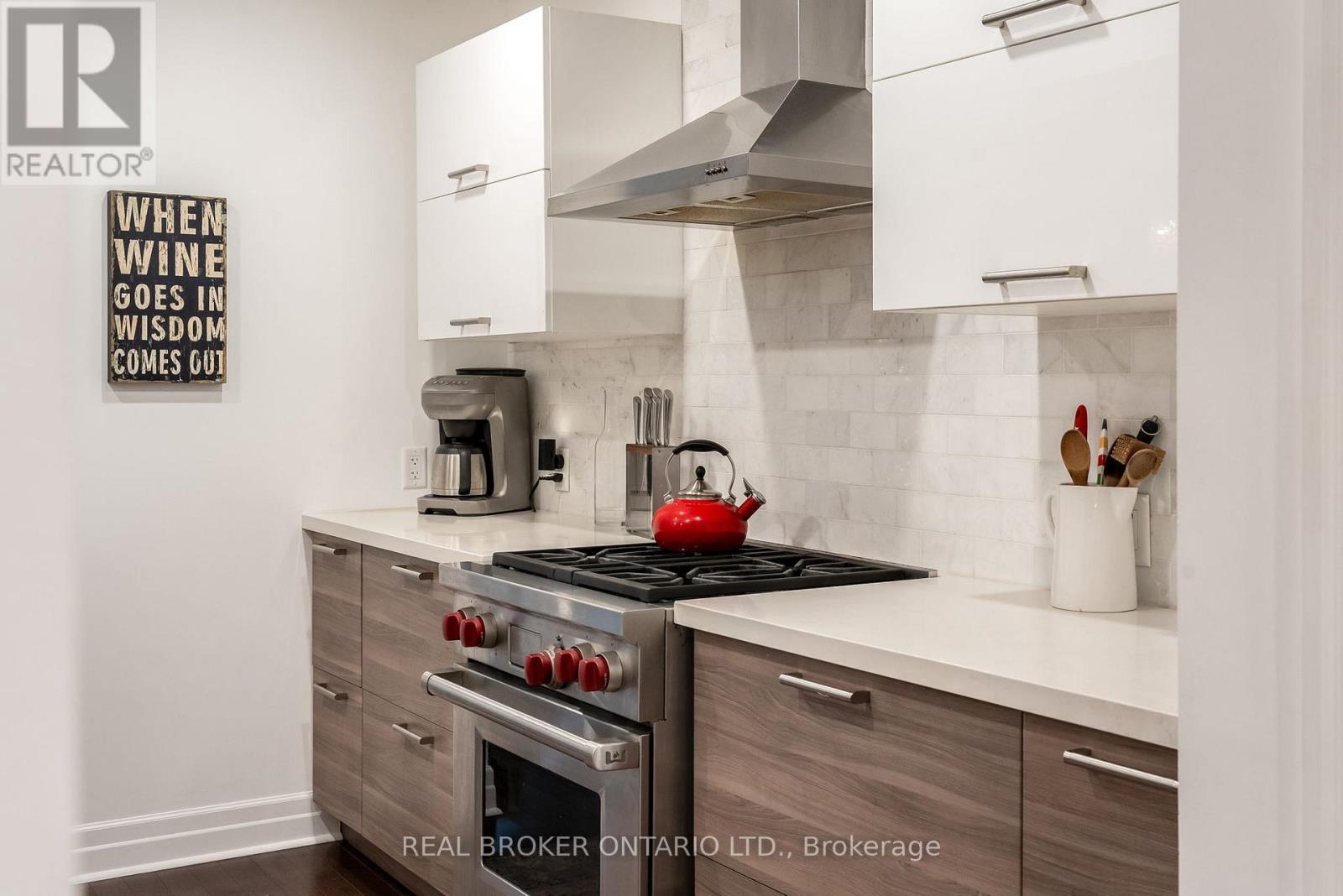 91 Lawrence Avenue, Toronto, Ontario  M5M 1A7 - Photo 17 - C12452879