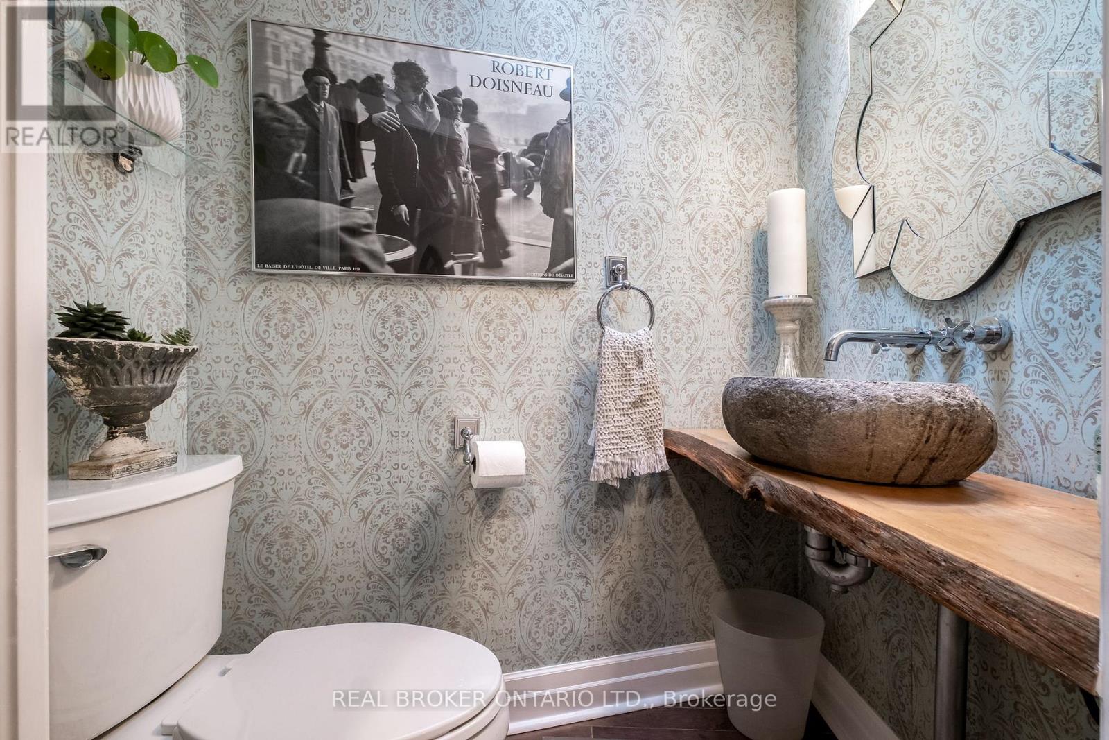 91 Lawrence Avenue, Toronto, Ontario  M5M 1A7 - Photo 24 - C12452879