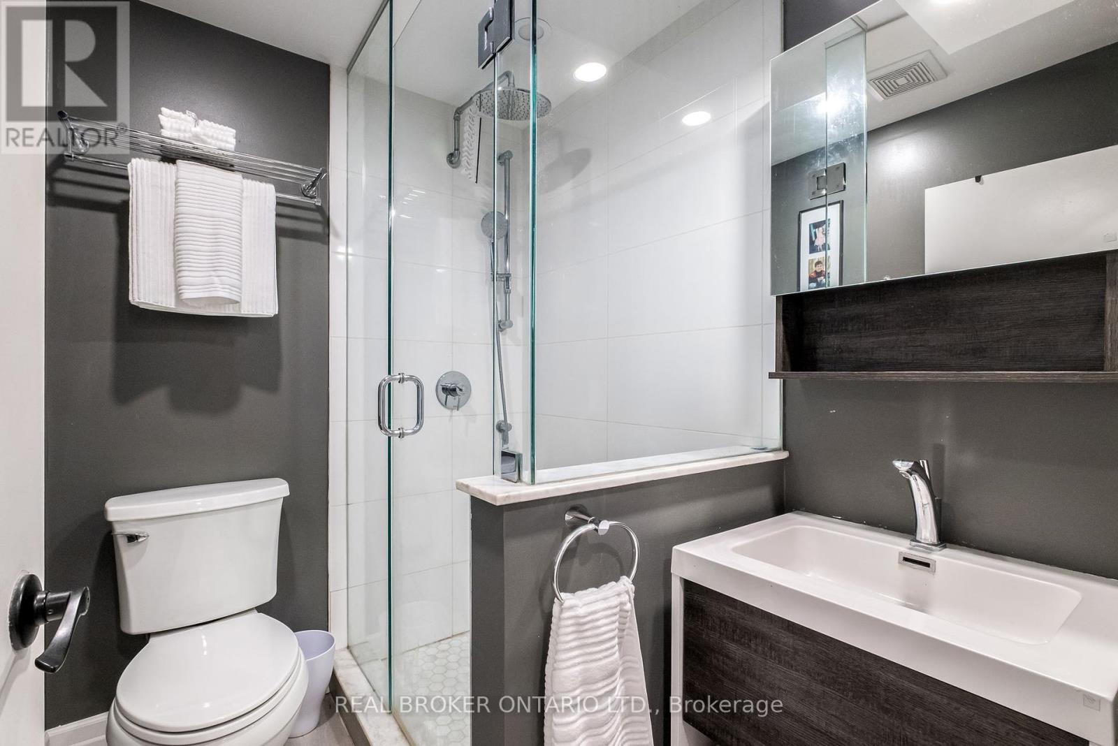 91 Lawrence Avenue, Toronto, Ontario  M5M 1A7 - Photo 42 - C12452879
