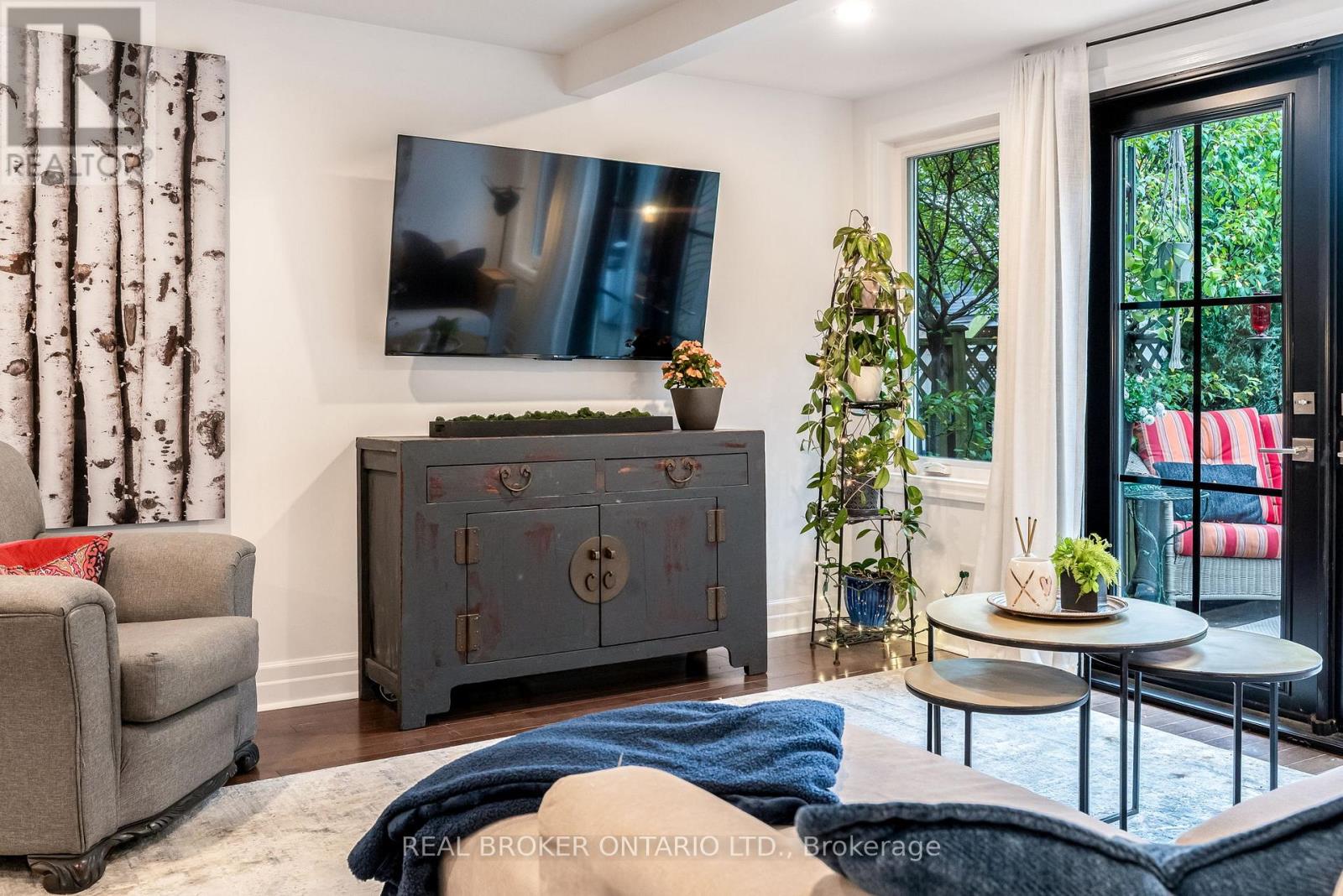 91 Lawrence Avenue, Toronto, Ontario  M5M 1A7 - Photo 6 - C12452879