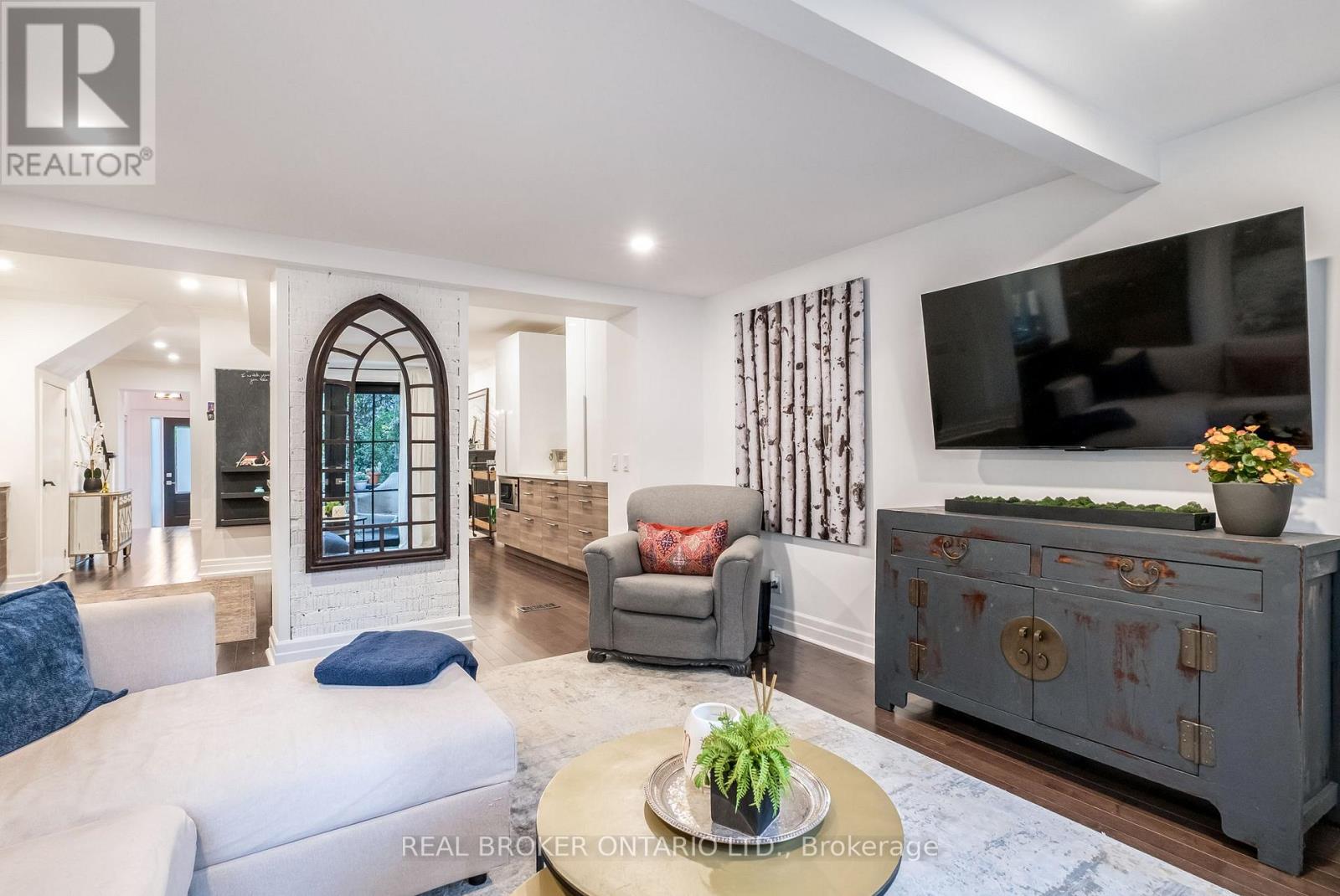 91 Lawrence Avenue, Toronto, Ontario  M5M 1A7 - Photo 9 - C12452879