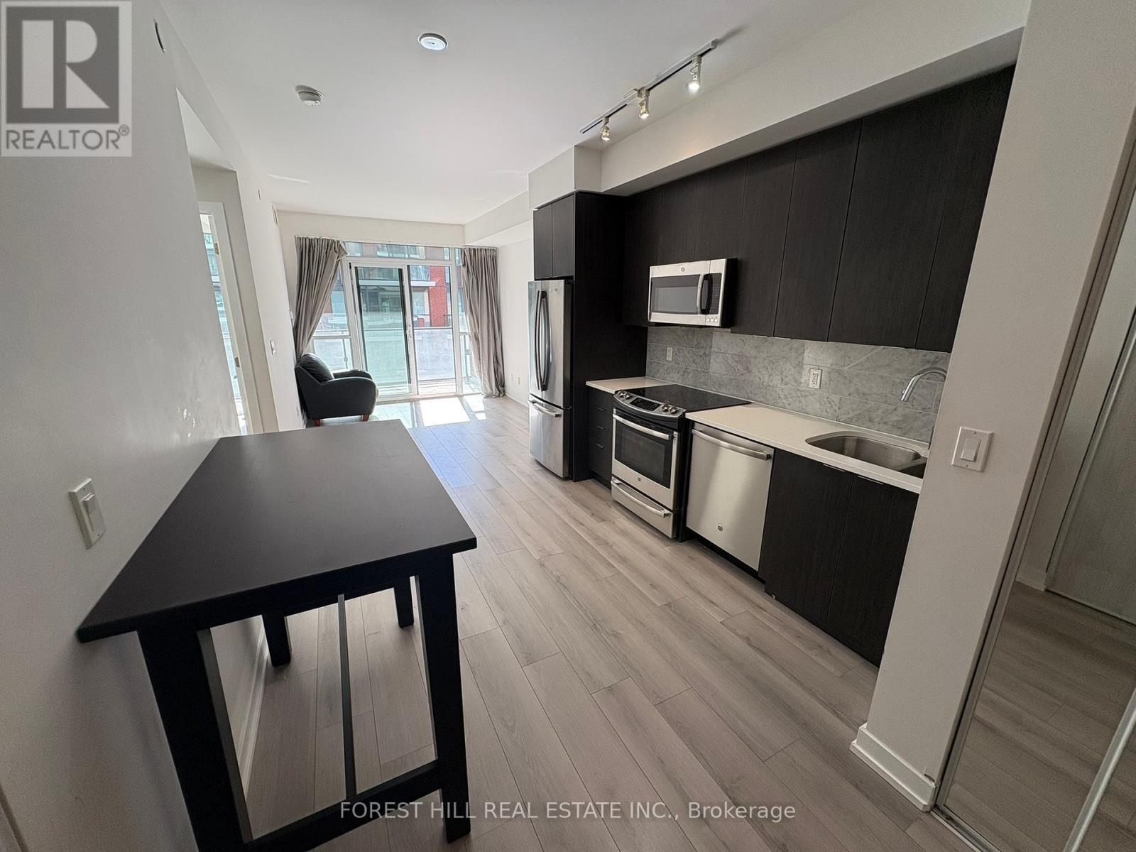 520 - 50 Bruyeres Mews, Toronto (Niagara), Ontario  M5V 0H8 - Photo 1 - C12452905