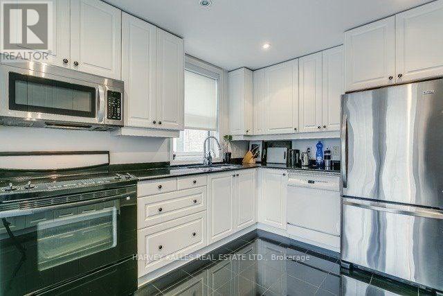99 Hazelton Avenue, Toronto, Ontario  M5R 2E4 - Photo 10 - C12452930