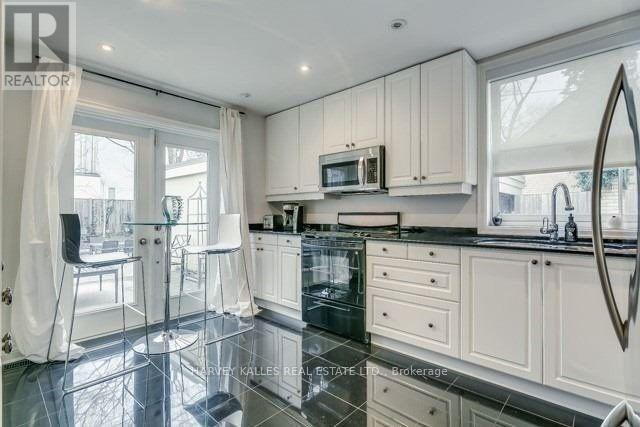 99 Hazelton Avenue, Toronto, Ontario  M5R 2E4 - Photo 9 - C12452930
