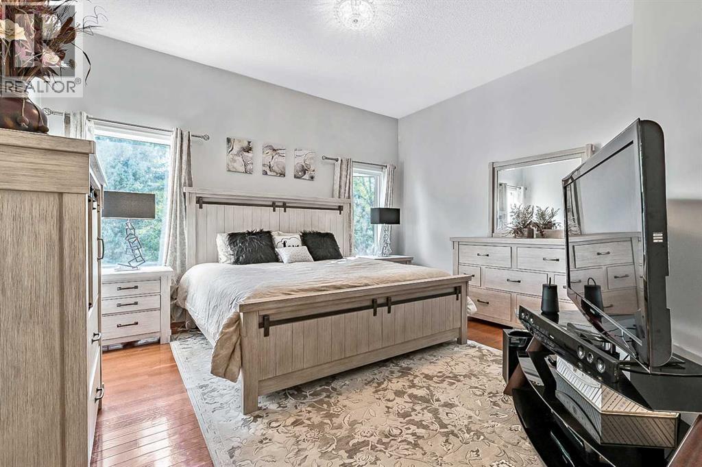 12898 Candle Crescent Sw, Calgary, Alberta  T2W 3B3 - Photo 12 - A2263269