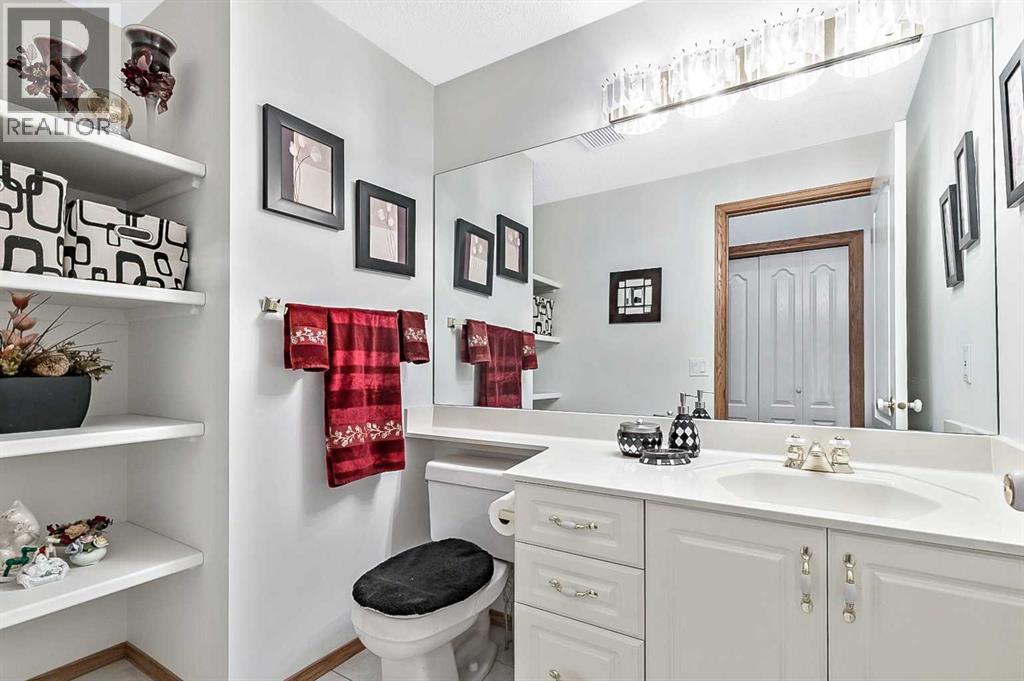 12898 Candle Crescent Sw, Calgary, Alberta  T2W 3B3 - Photo 16 - A2263269