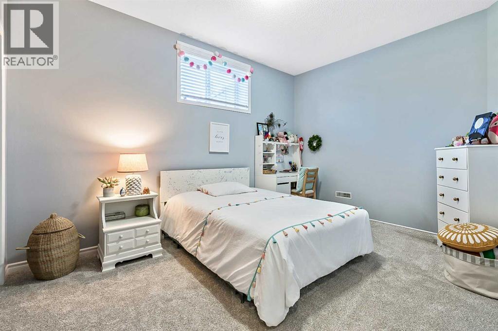 12898 Candle Crescent Sw, Calgary, Alberta  T2W 3B3 - Photo 23 - A2263269