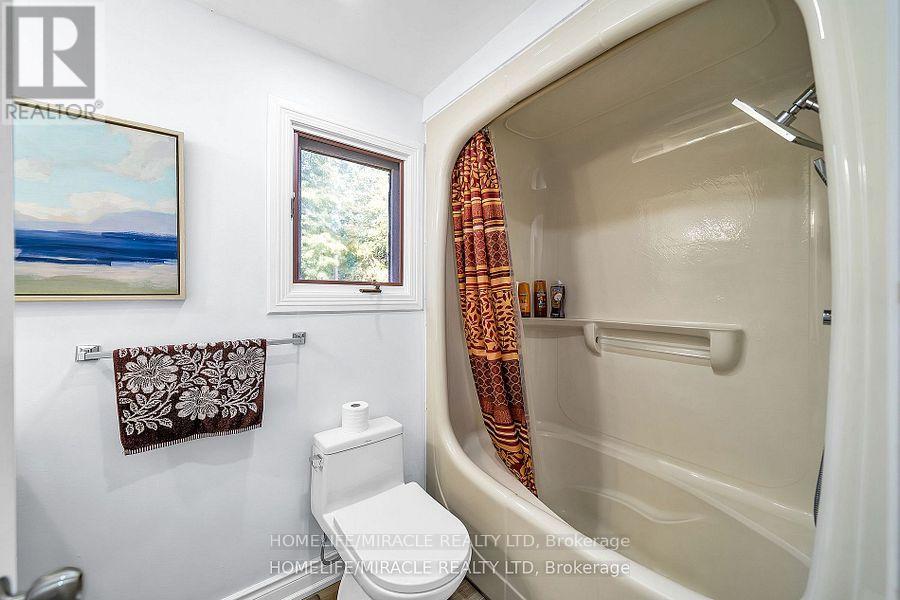 7 Houghton Court, Whitby, Ontario  L1N 8G9 - Photo 24 - E12452834
