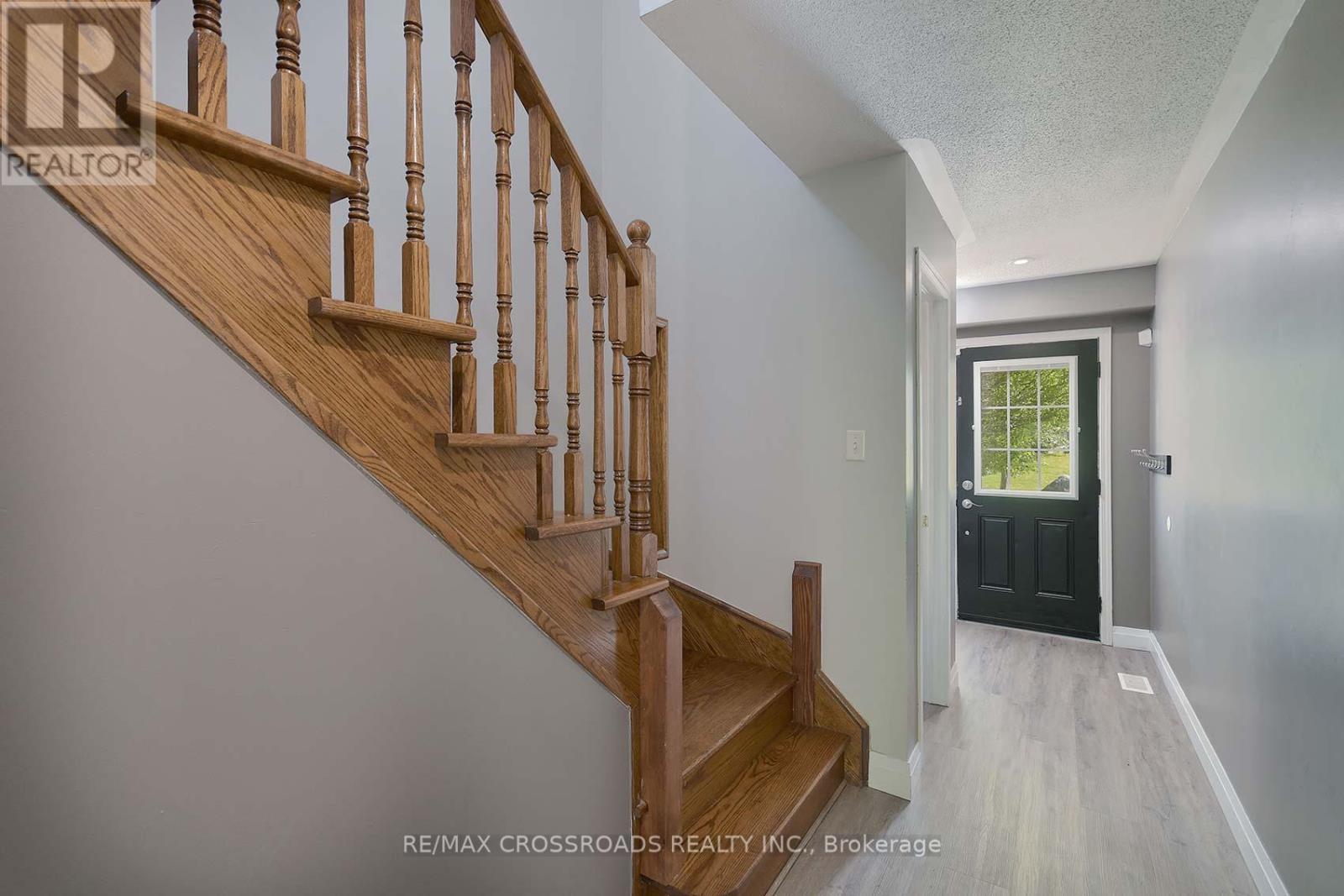 988 Southport Drive, Oshawa, Ontario  L1H 8A3 - Photo 6 - E12452862