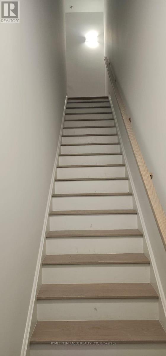 2 - 1491 O'connor Drive, Toronto, Ontario  M4B 0A7 - Photo 2 - E12452931