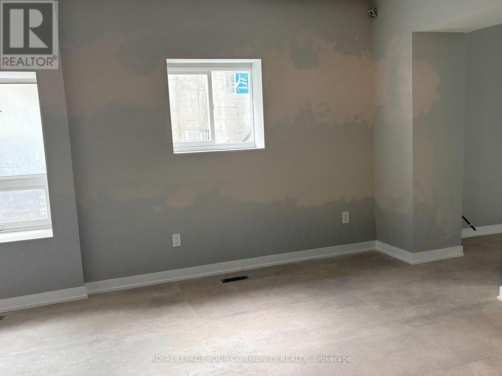Main - 9 Wellington Street E, Aurora, Ontario  L4G 1H4 - Photo 4 - N12452853