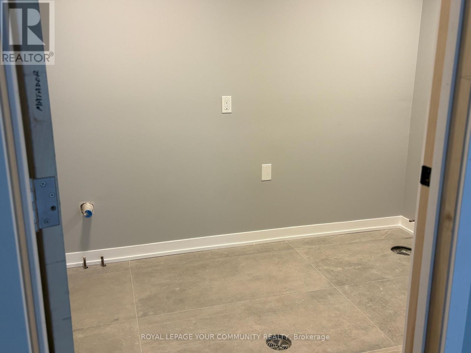 Main - 9 Wellington Street E, Aurora, Ontario  L4G 1H4 - Photo 7 - N12452853