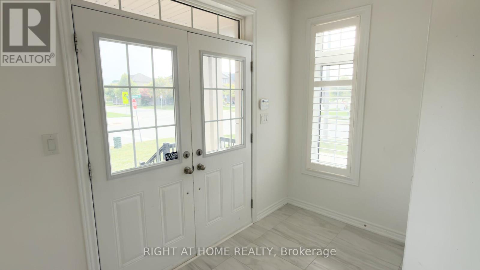 68 Dowling Road, New Tecumseth, Ontario  L9R 1V2 - Photo 2 - N12452854
