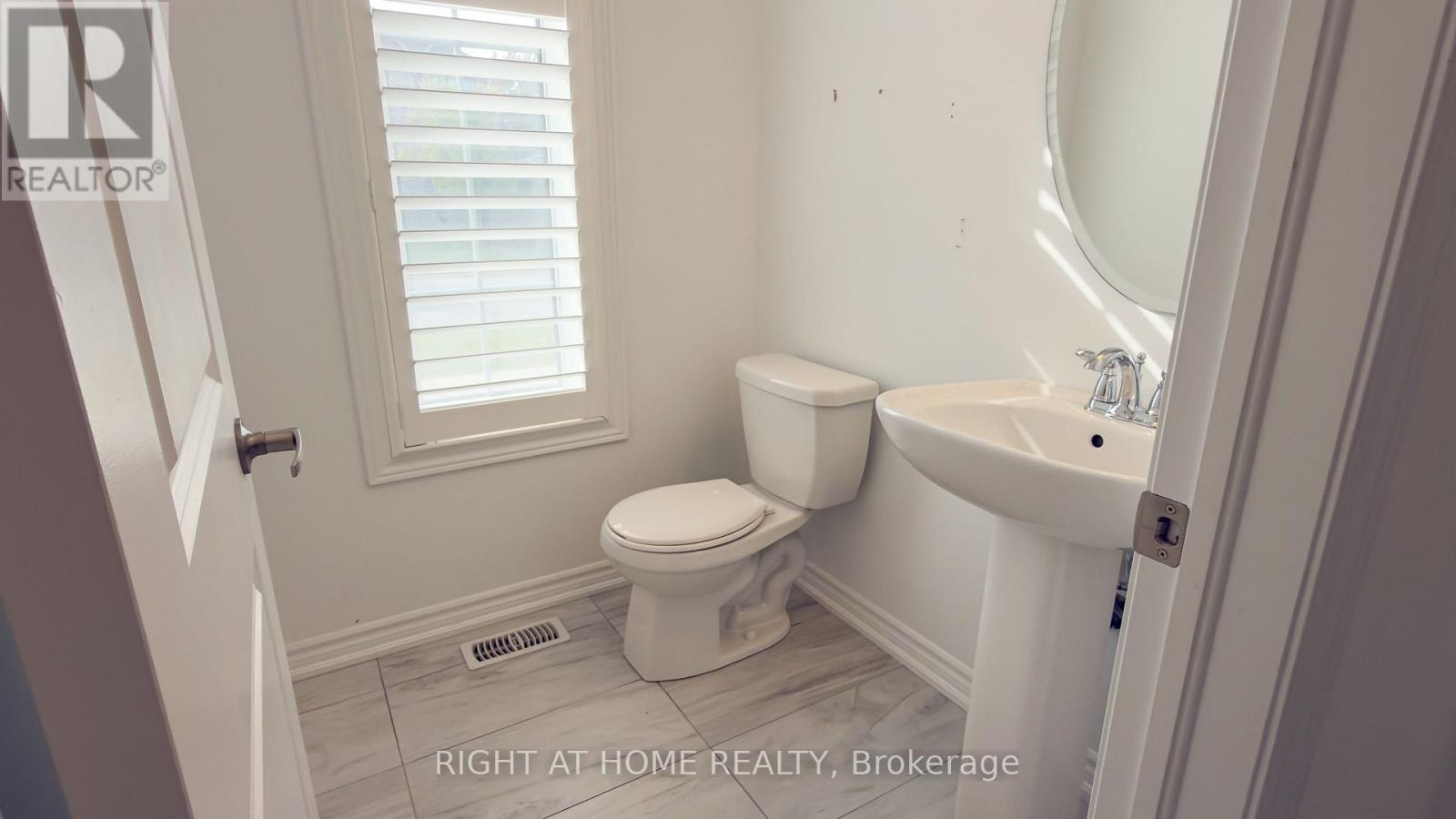 68 Dowling Road, New Tecumseth, Ontario  L9R 1V2 - Photo 3 - N12452854