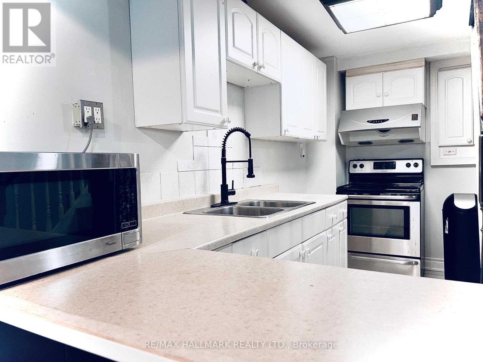 Bsm - 92 Weldrick Road E, Richmond Hill, Ontario  L4C 8T7 - Photo 4 - N12452876
