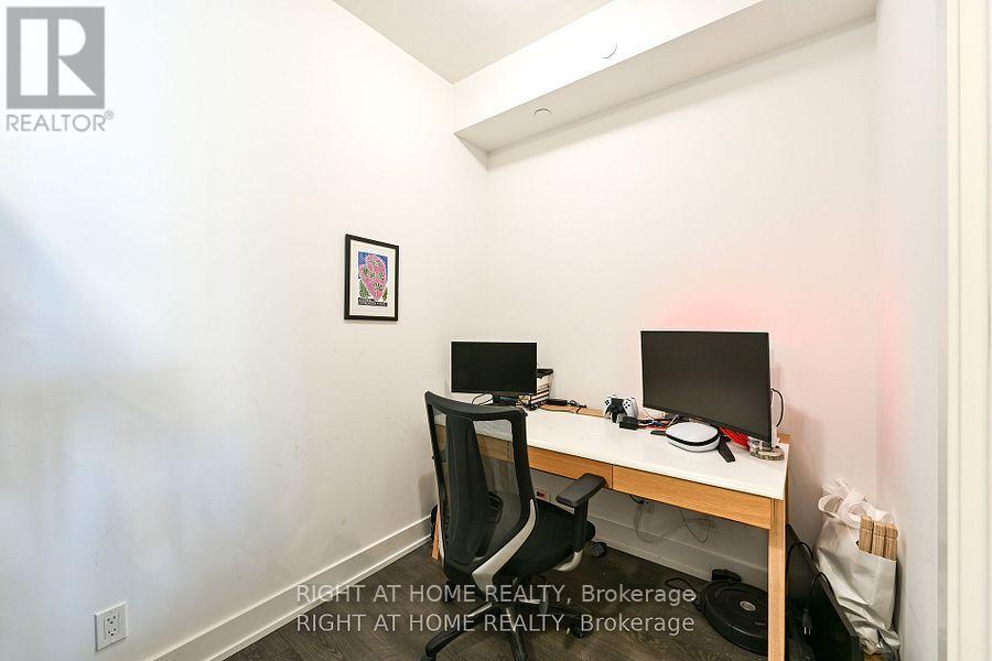 1204 - 89 Dunfield Avenue, Toronto, Ontario  M4S 0A4 - Photo 7 - C12451003