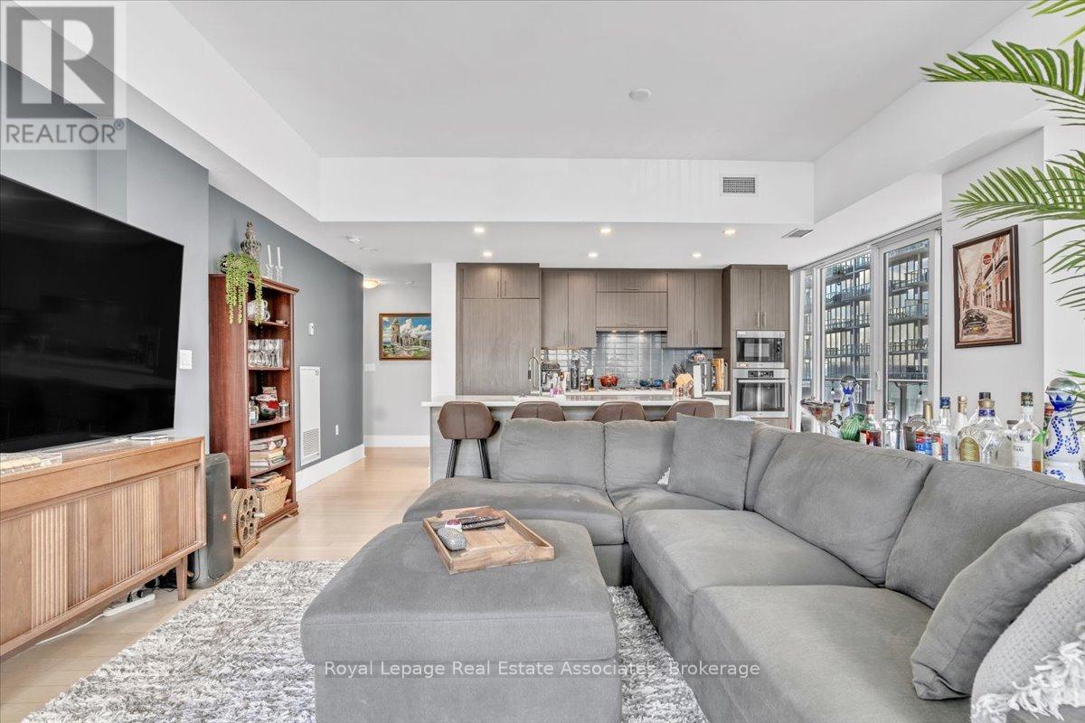 323 - 29 Queens Quay E, Toronto, Ontario  M5E 0A4 - Photo 6 - C12299290