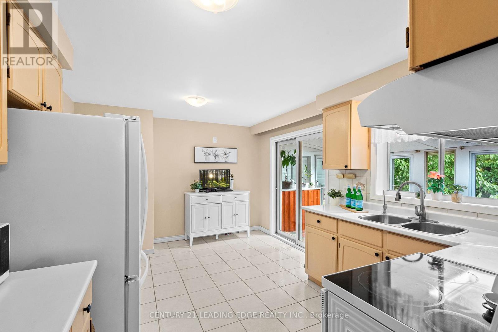 3651 Broomhill Crescent, Mississauga, Ontario  L4Y 3N5 - Photo 13 - W12370480
